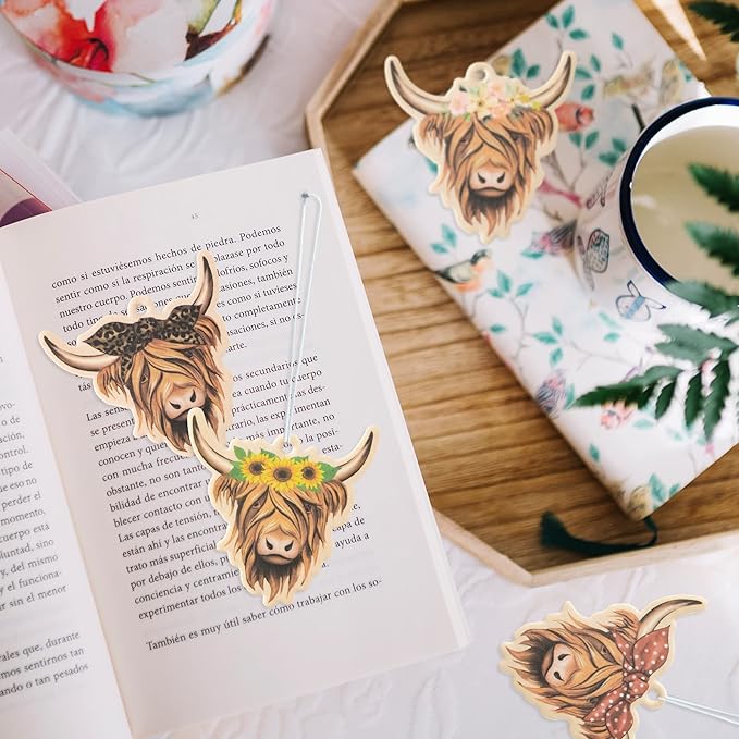 ANGOLIO 4Pcs Highland Cow Air Freshener Car Hanging Gifts for Women Funny Highland Cow Print Car Accessories Hanging Ornament Vent Decoration Aromatic for Party Supplies