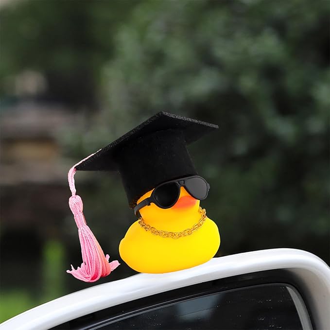 wonuu Car Dashboard Decor Graduation Hat Rubber Duck, Car Ducks Ornaments with Mini Hat Necklace Sunglasses Scarf (Pink)