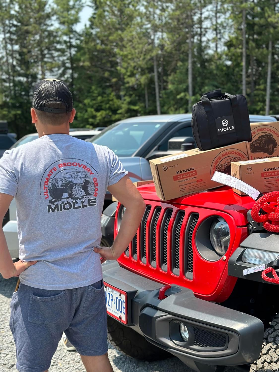 MiolleGear Heavy Duty Kinetic Recovery Tow Rope (Firecracker RED, 1-1/4"x30) (53000 lbs) with 2 Soft Shackle USA Spectra 9/16' x 10" (54000 lbs)