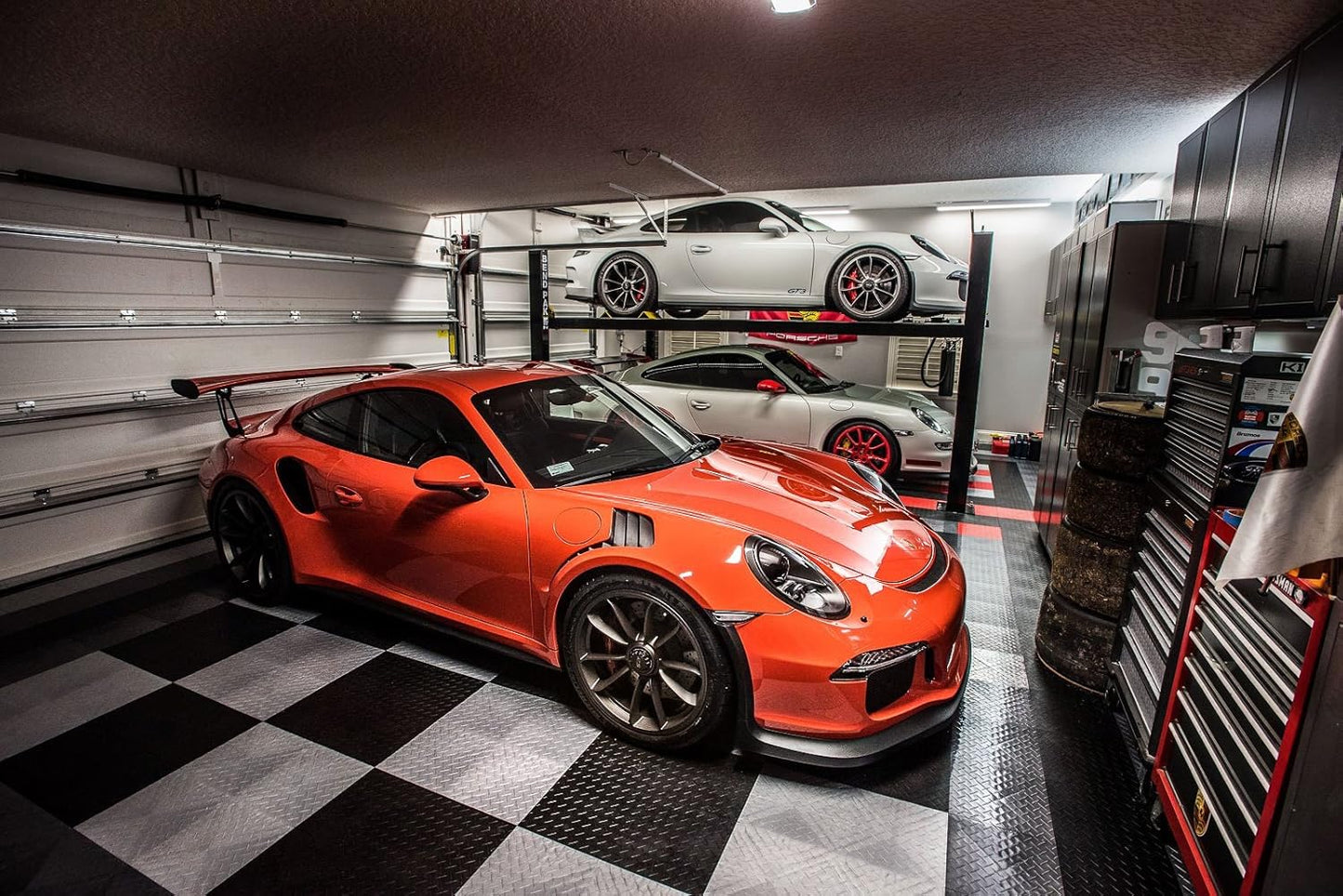 RaceDeck Diamond Plate Design, Durable Interlocking Modular Garage Flooring Tile (Single Tile), Beige